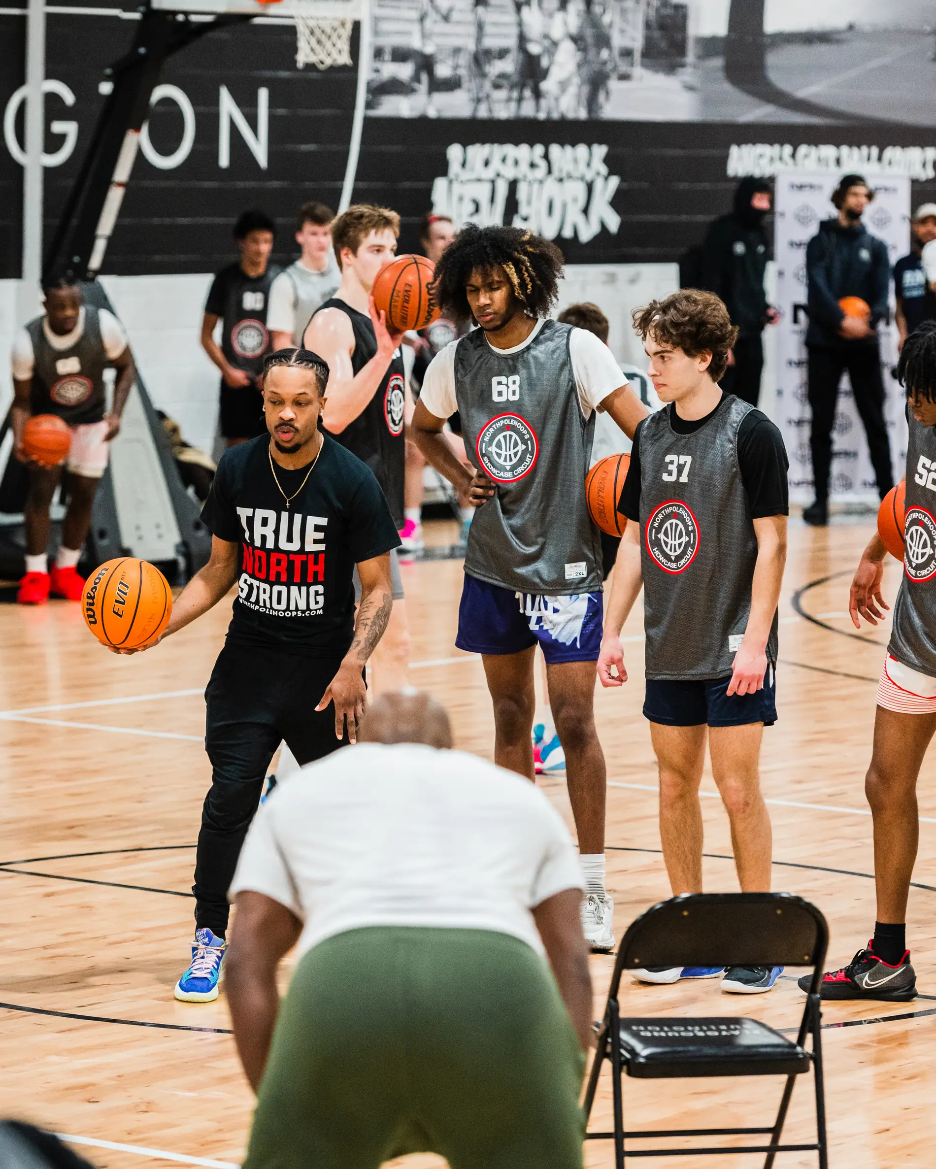 Jaiden running a live handling rep at a Rucker Park run-out